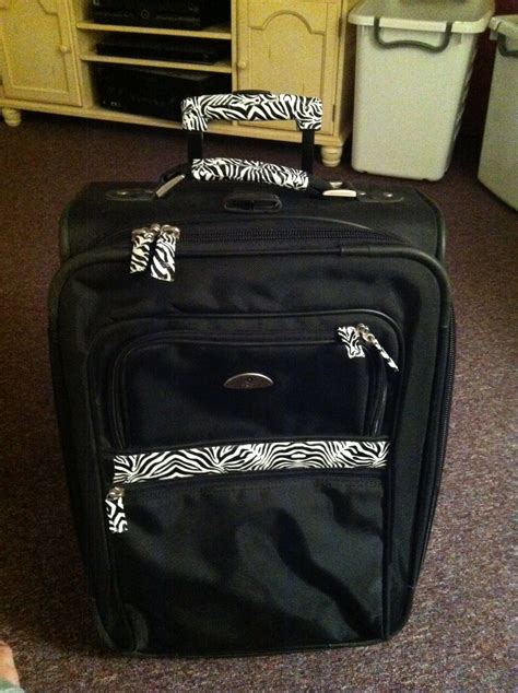 how to personalize your luggage.